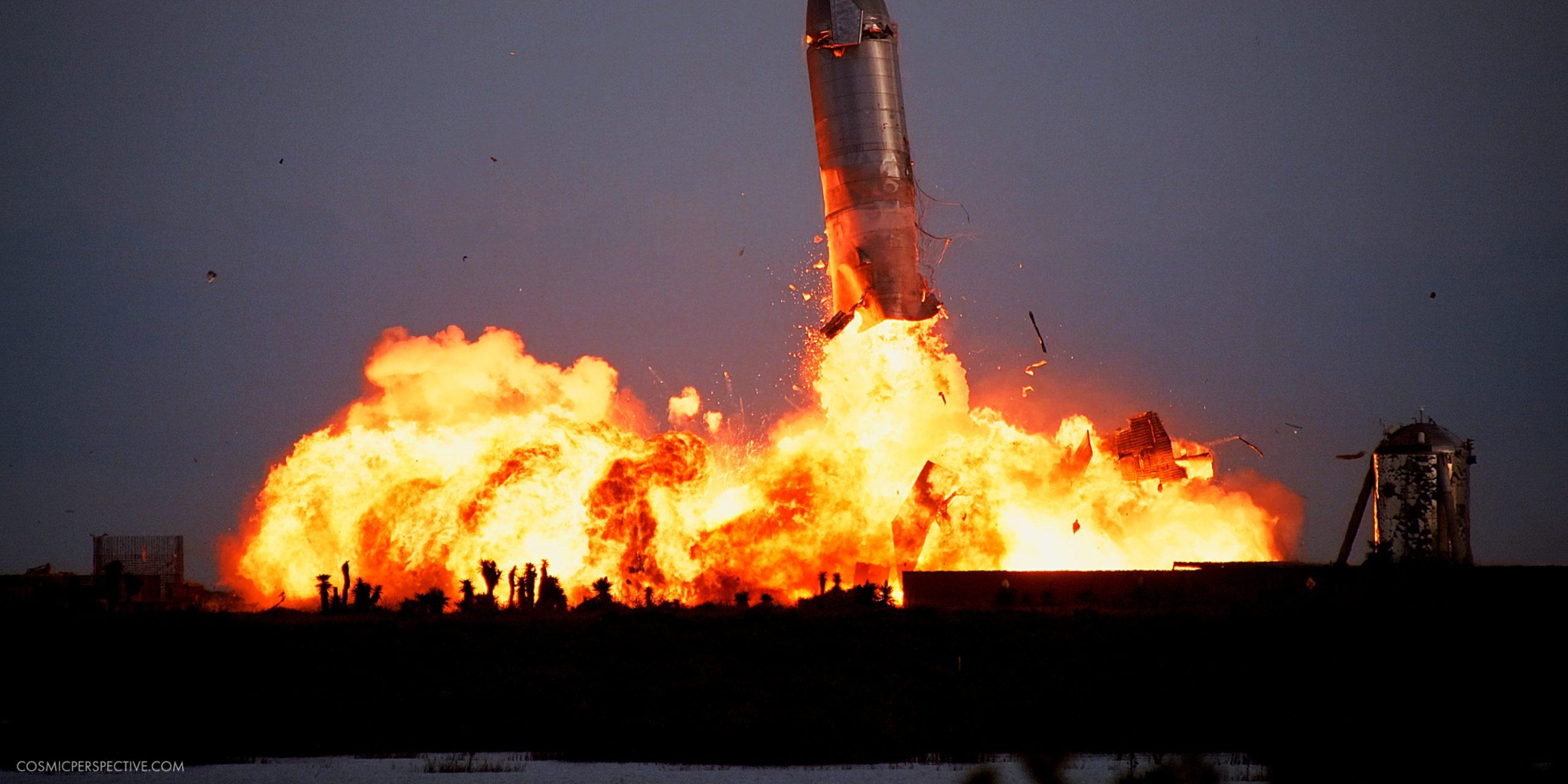 SPACEX STARSHIP SN8 DURING ITS LANDING ATTEMPT, 2020. © COSMIC PERSPECTIVE