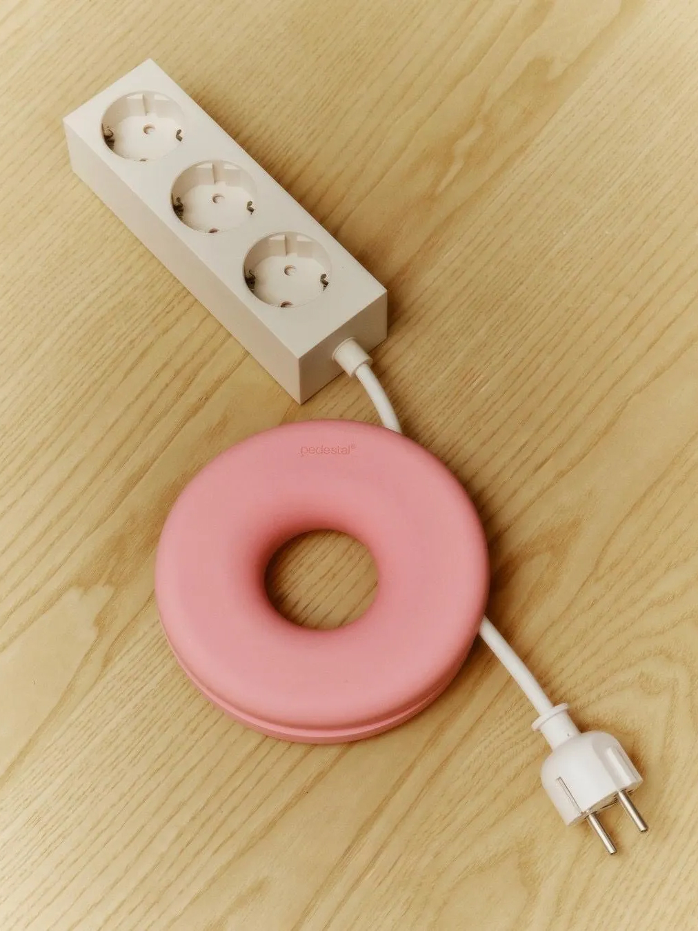 Pedestal Cable Bagel cord organizer