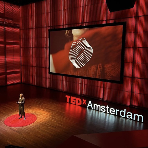 zsofia kollar, human material loop